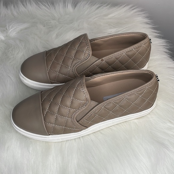 Steve Madden | Zaander Slip-On Sneaker - Gray - Picture 8 of 11